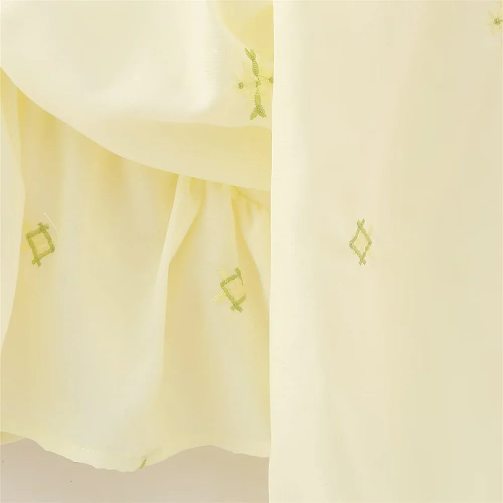 Square Neck Long Sleeve Top for Women, Embroidered Short Top, Sweet Casual Fashion, Early Spring, New