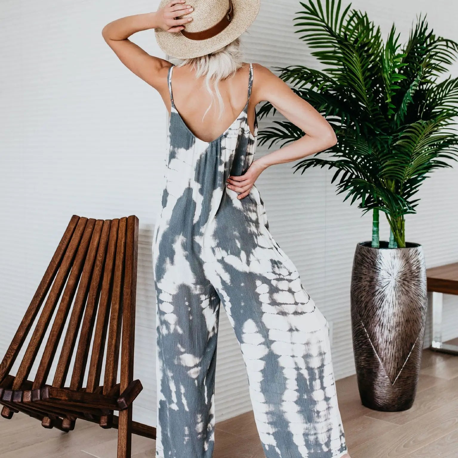 Women's jumpsuit clothing wholesale Russian European and American suspender sexy wide leg pants