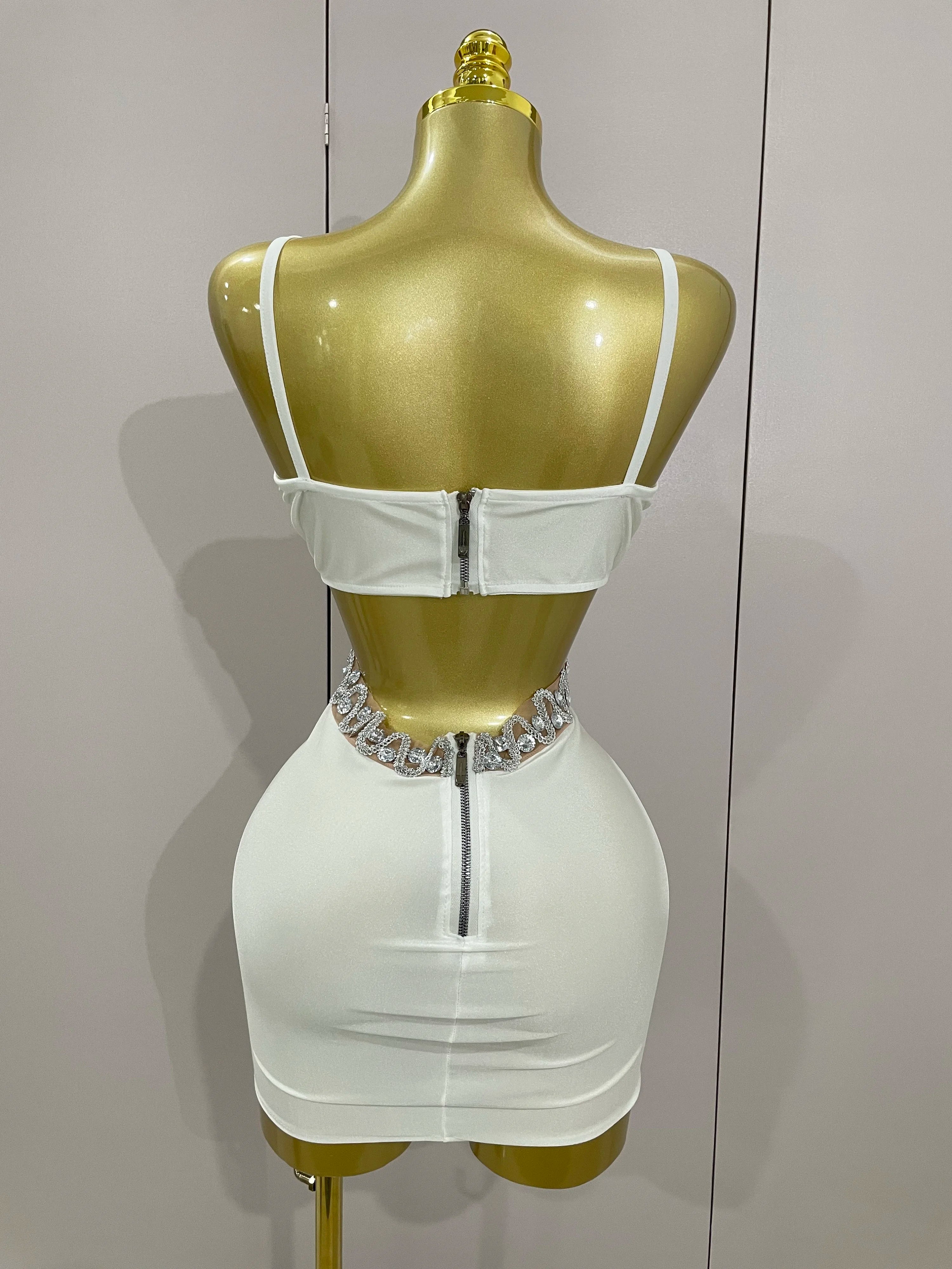 STOCK Luxury Shiny Diamond Chain White Sexy Sleeveless Bodycon Mini Dress 2025New Evening Birthday Party Nightclub Stage Costume