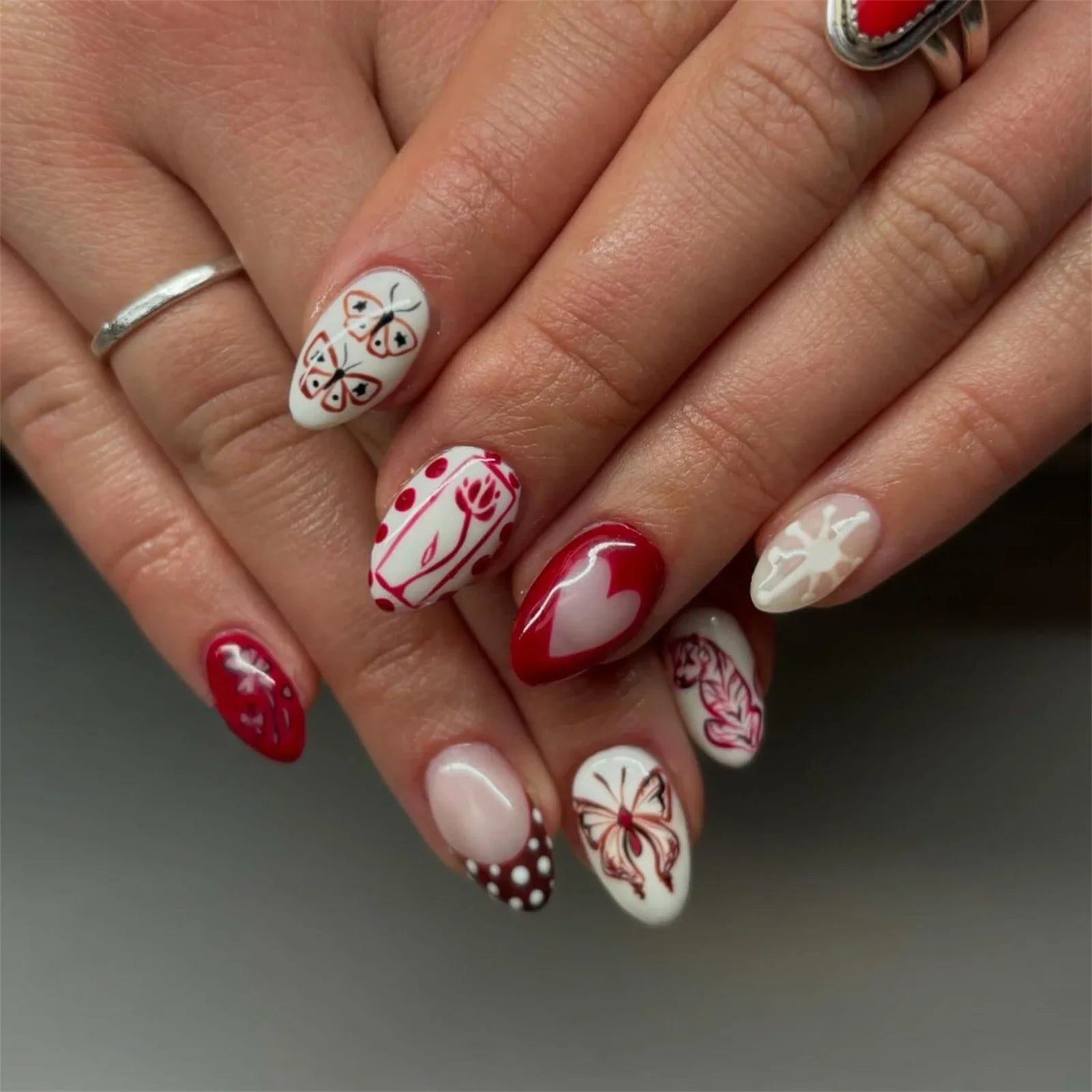 Retro Short Almond Fake Nails 24Pcs Red/White Press On Nails Love Heart/Flower/Butterfly Printed Women Valentine's Day Nails Art