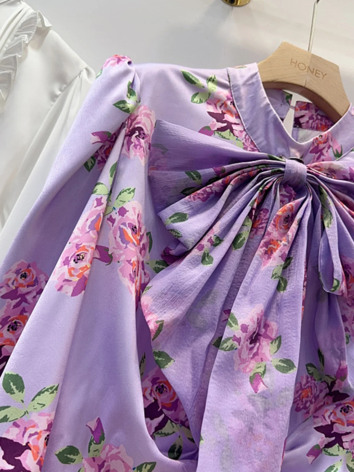 Blusas de flores quebradas, camisas e blusas com laço, elegantes, para mulheres, manga comprida, estilo coreano, 2025