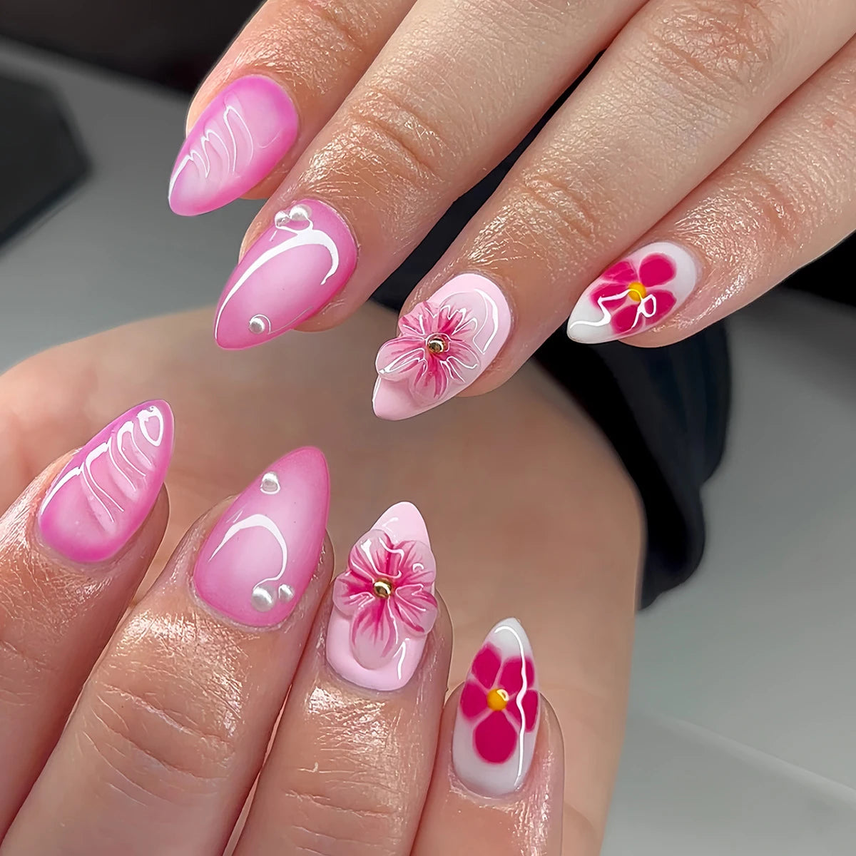 24Pcs/box Mid-length 3D Floral Pearl Design False Nail Sweet Flower Pattern Elegant Girls Wearing Press on Nails Manicure Tips