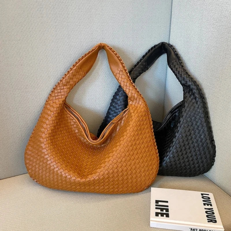 Woven Bag French High-end Women's Atmospheric Versatile One Shoulder Underarm Bag Niche Texture Portable Commuting Bag