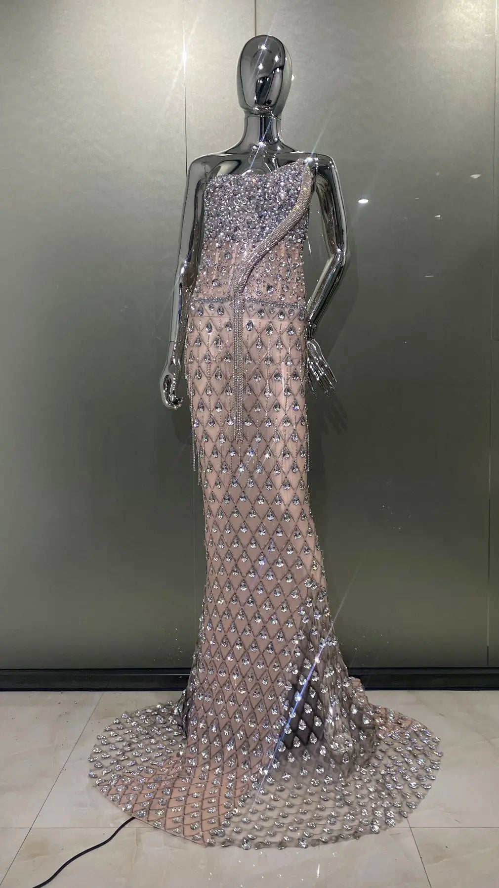 High Quality Super Shining Crystal Mesh See Through Floor Lenght Dress Woman Birthday Party Dress Stage Performances Costume