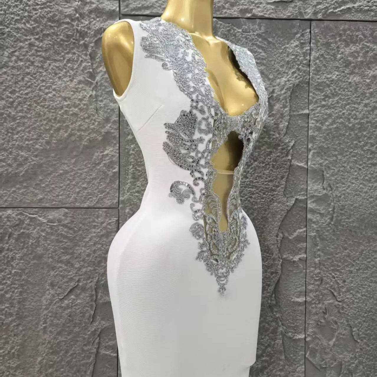 White Color Women Sleeveless Sexy V-Neck Sequins Bodycon Mini Bandage Dress Fashion Celebrate Nightclub Party Birthday Outfit