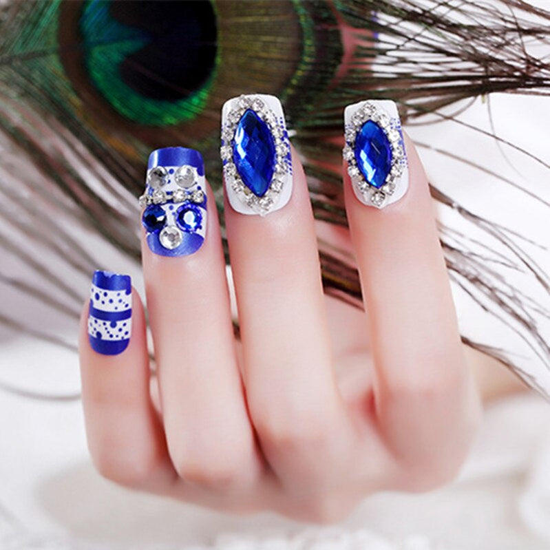 24Pcs/Set Fake Nails Press on Girls Finger Beauty False Nail Art Tips Bright Shining 3D Diamond Full Cover French Nail Art Tips