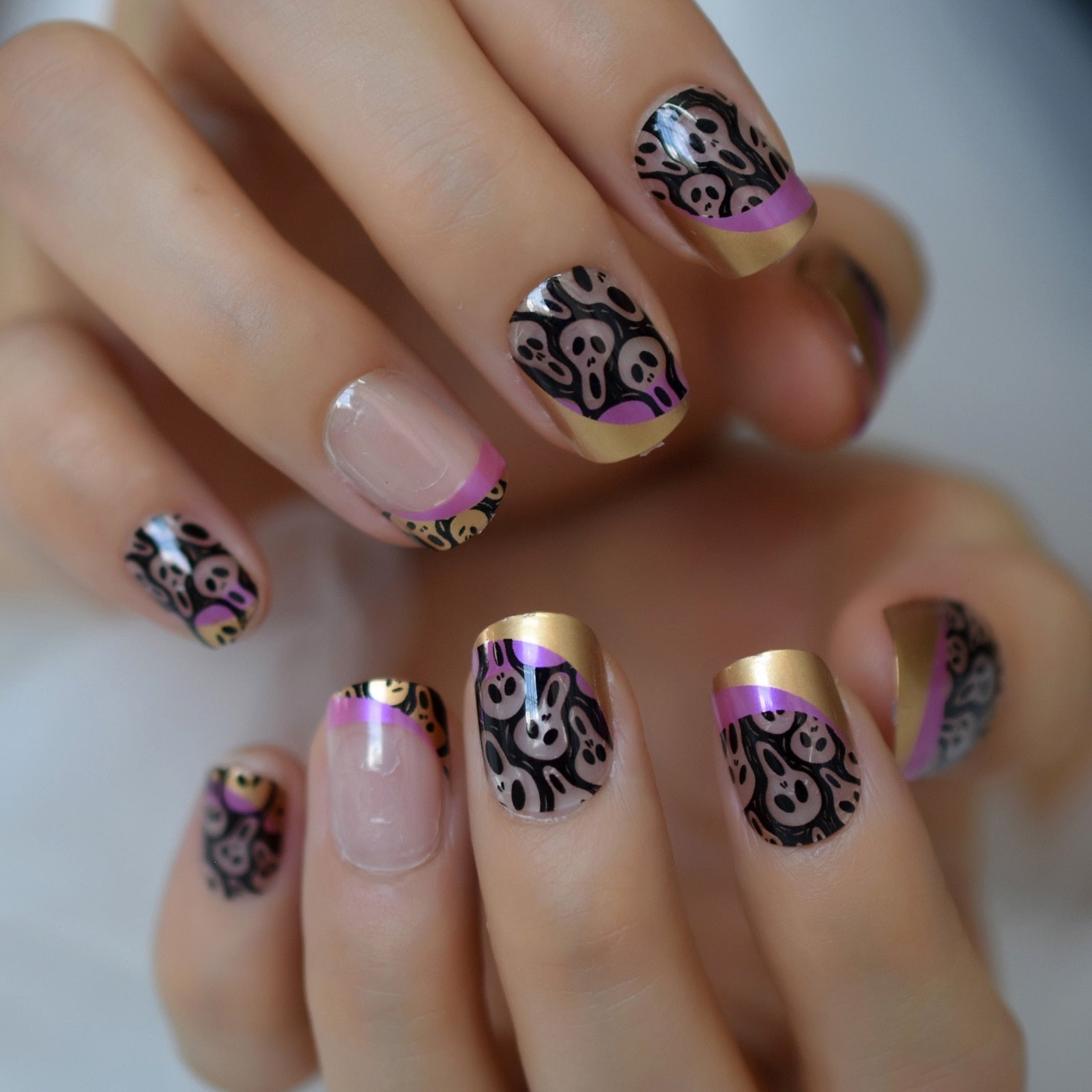 Nude Clear Halloween Fake Nails Short Round With Design Skull Print Pattern gel Acrylic Artificial False Nails Press On Tips L6085