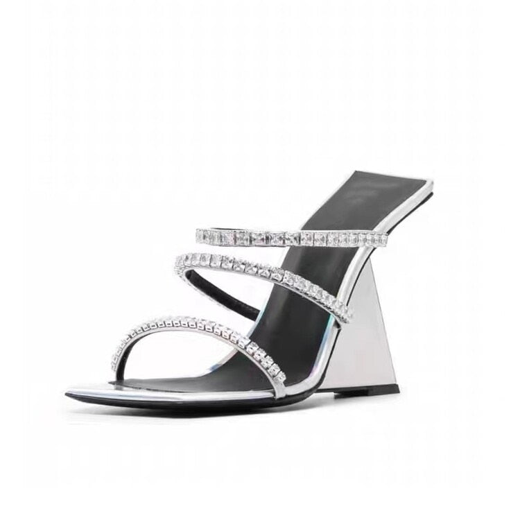 European and American designer brand runway sandals Women's summer fashion Z-shaped high heel rhinestone slippers silvery