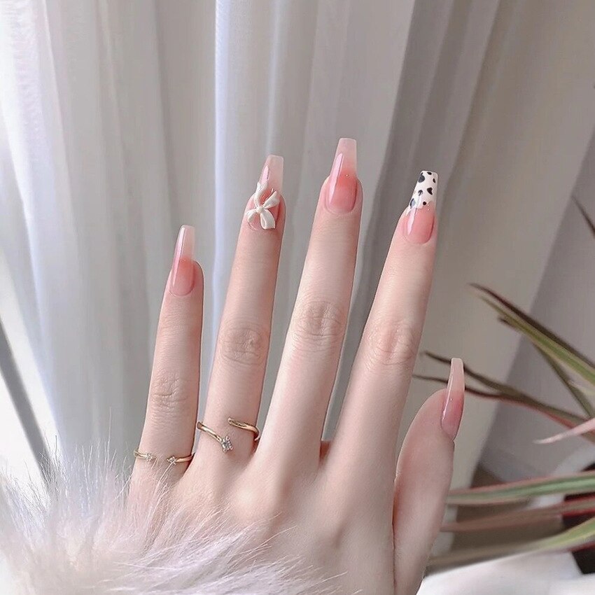 24Ps Childlike Fake Nails With Glue Cute Kawaii Personality Stick On Nails False Girls Short Press On Nail Art DIY Manicure Tool Nails With Glue X34
