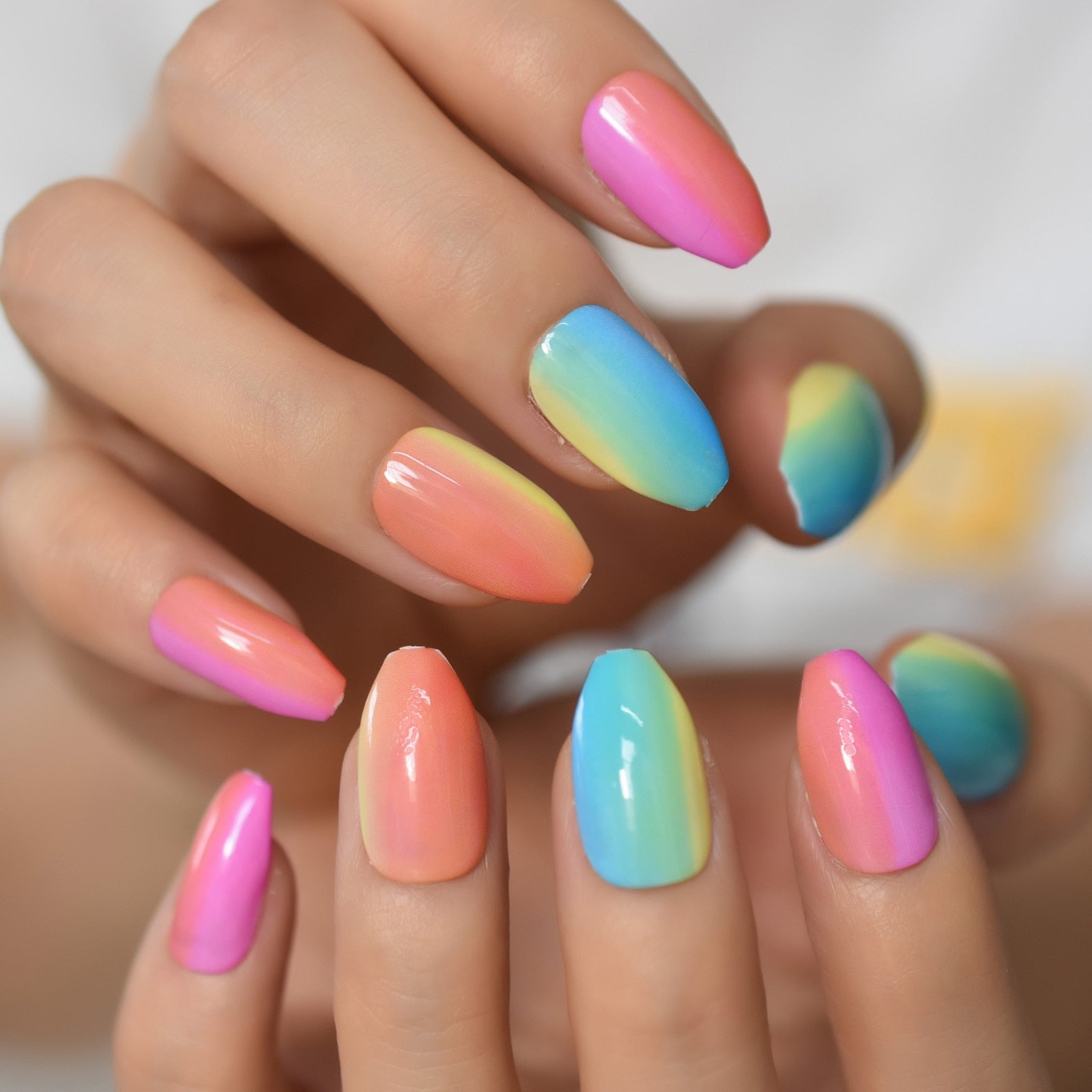 Glossy Gradient Rainbow Ombre French Press on Nails Almond Fake Nails Stiletto Oval Pointed Manicure False Nails Finger Tips L6167