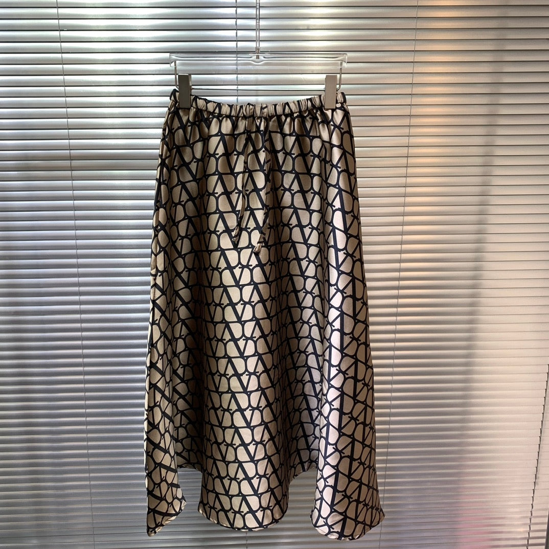 The Same Counter Women Half Skirt Spring and Summer Senior Grid Design In The Long Skirt Dark Brown