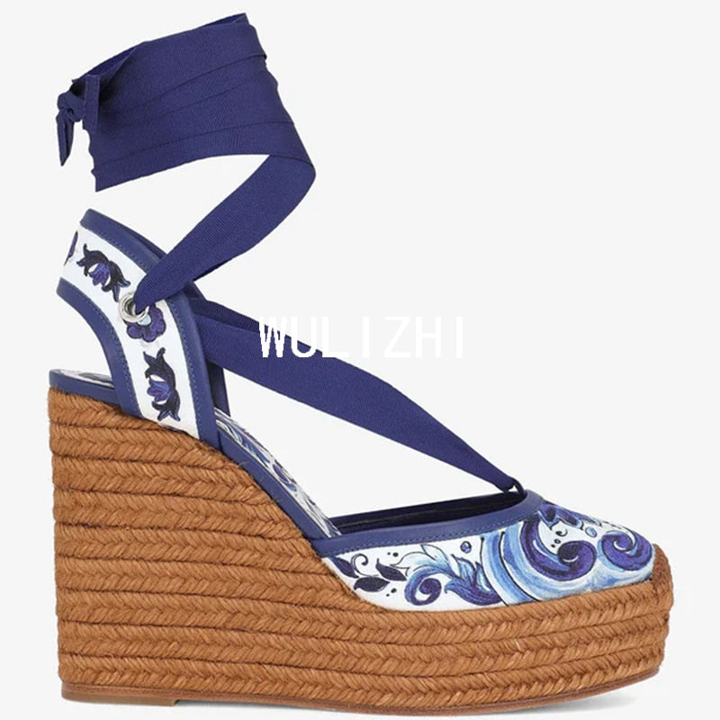 Women Woven Wedge Sandals Blue White Flower Print Graffiti Straw Butterfly Hollow High Heels Ankle Ribbon Wrapping Casual Shoes 12.5cm