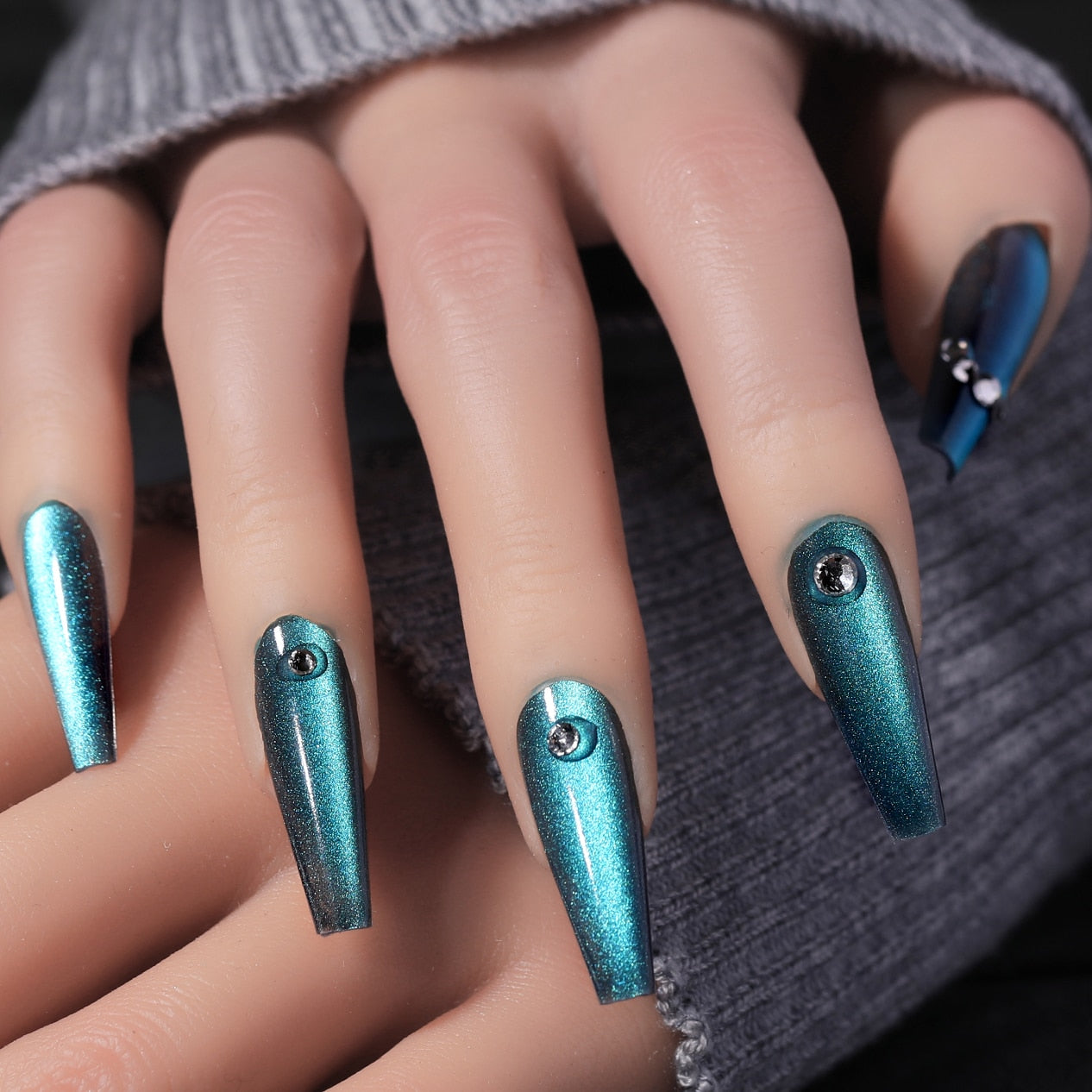 CNHIDS 24Pcs Charming Sparkling Purple Long Coffin False Nail Press On Nail Tips Girl Decoration Crystal Fake Nail With Design 32