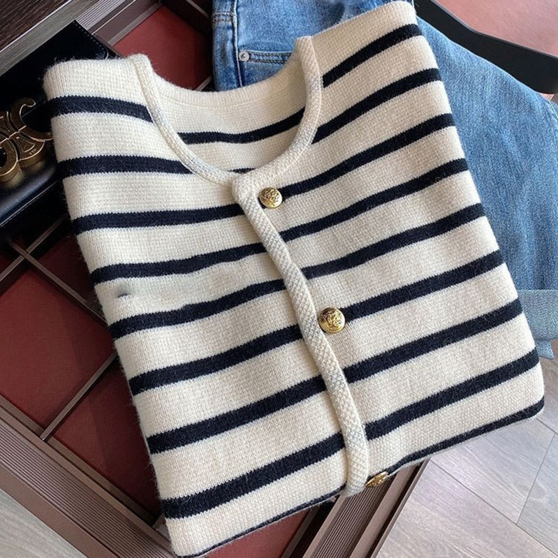 Korean Fashion Sweater Cardigan White Black Striped Knitted Sweater Women Winter Short Cardigan Long Sleeve Cardigan Female