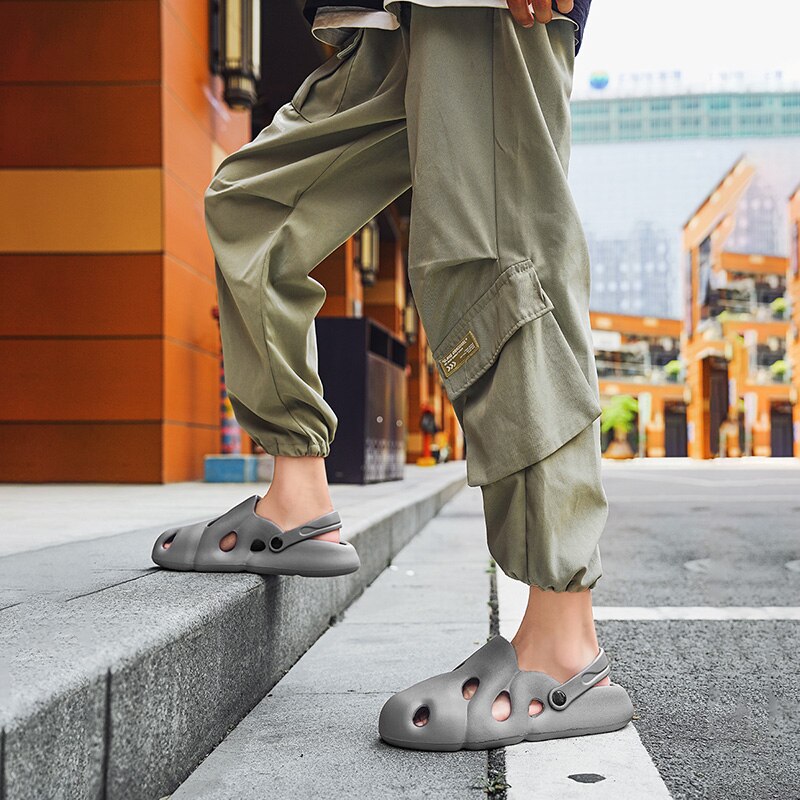 Men Causal Summer Sandals EVA Garden Clogs Sandals Soft Memory Hospital Shoes Men Slip on Beach Water Slippers Zapatos Hombre