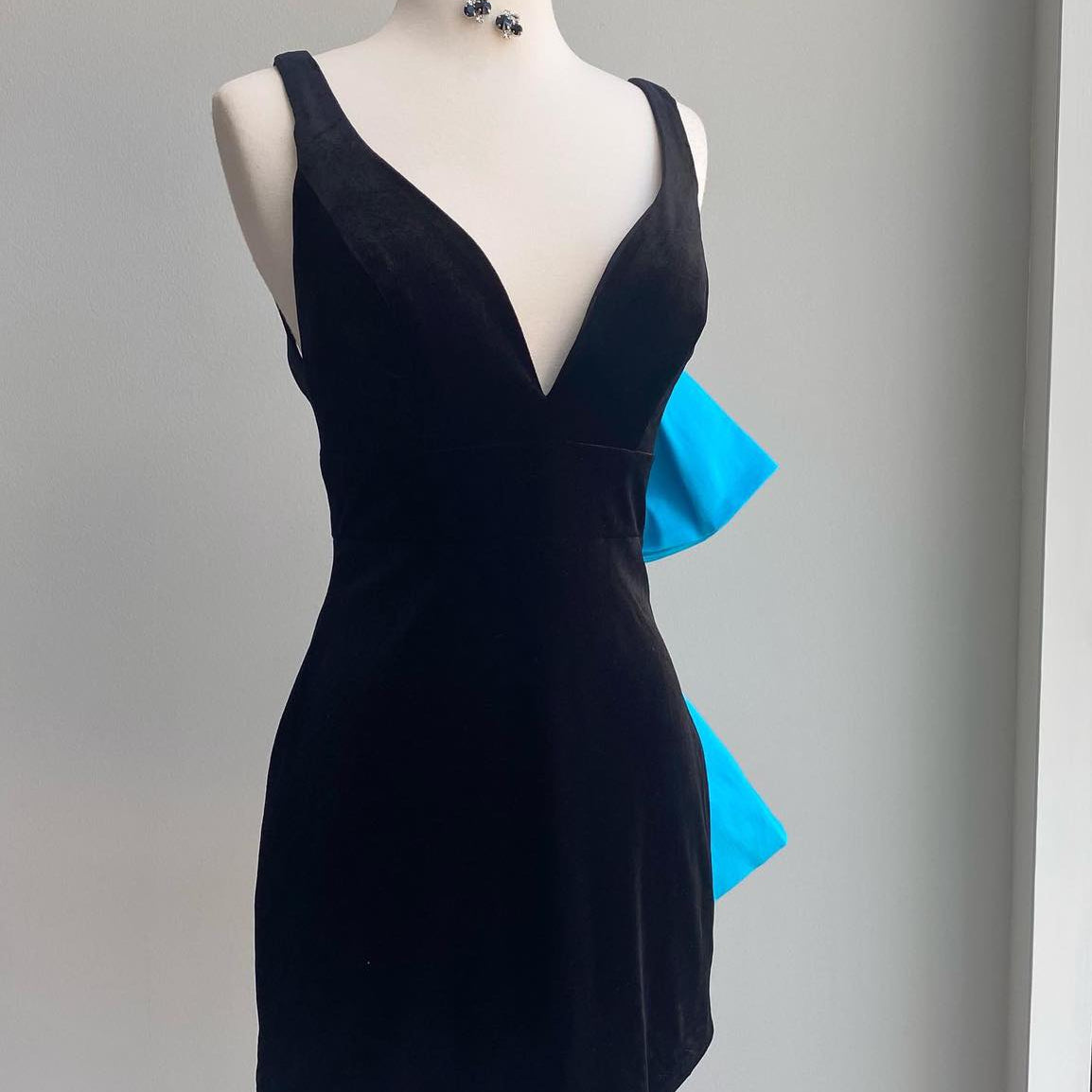 Fitted Velvet Cocktail Hoco Dress Bow Lady Formal Event Party Gown V-Neck Short Club Night Graduation NYE Homecoming Gala Black Turquoise