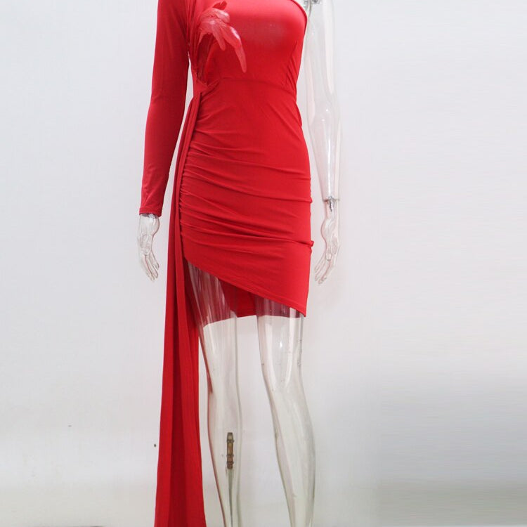 Sexy Solid Feather Details Skinny Mini Dress Spring Women Halter One Shoulder Irregular Bodycon Clubwear Cloak Dress Red