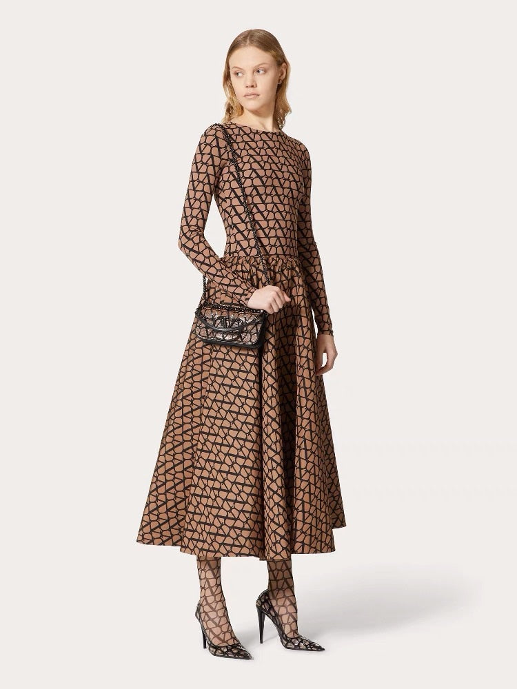 The Same Counter Women Half Skirt Spring and Summer Senior Grid Design In The Long Skirt