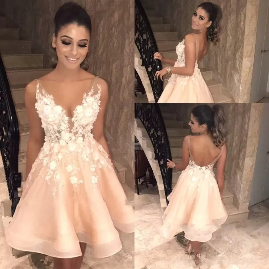 Lovely Short Homecoming Gowns Straps V Neck Cocktail Dresses Floral Open Back Sleeveless Wedding Party Gowns Mini Prom Dress