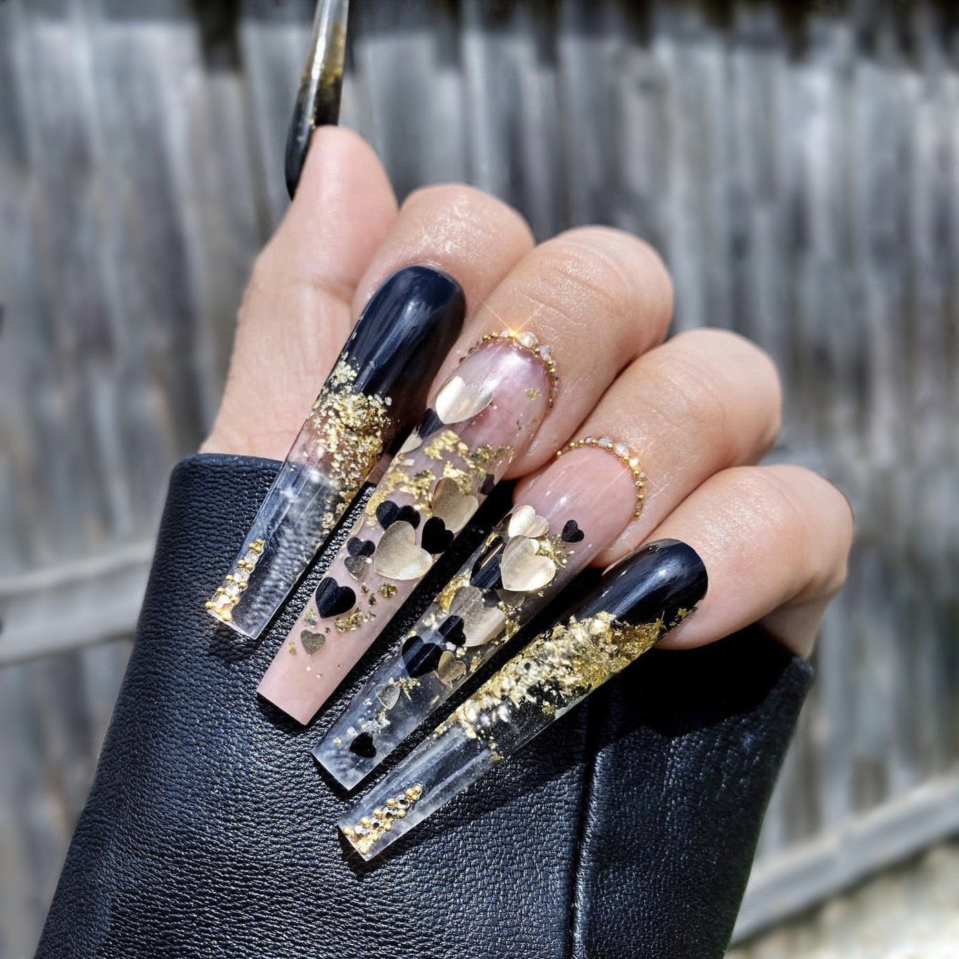 Accesorios de uñas postizas 3D Long French Coffin Tips Black Gold Gold Heart Glitters con diseños de diamantes Faux Ongles Press en uñas falsas
