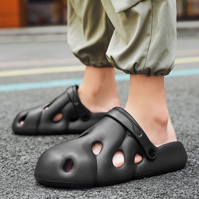 Men Causal Summer Sandals EVA Garden Clogs Sandals Soft Memory Hospital Shoes Men Slip on Beach Water Slippers Zapatos Hombre