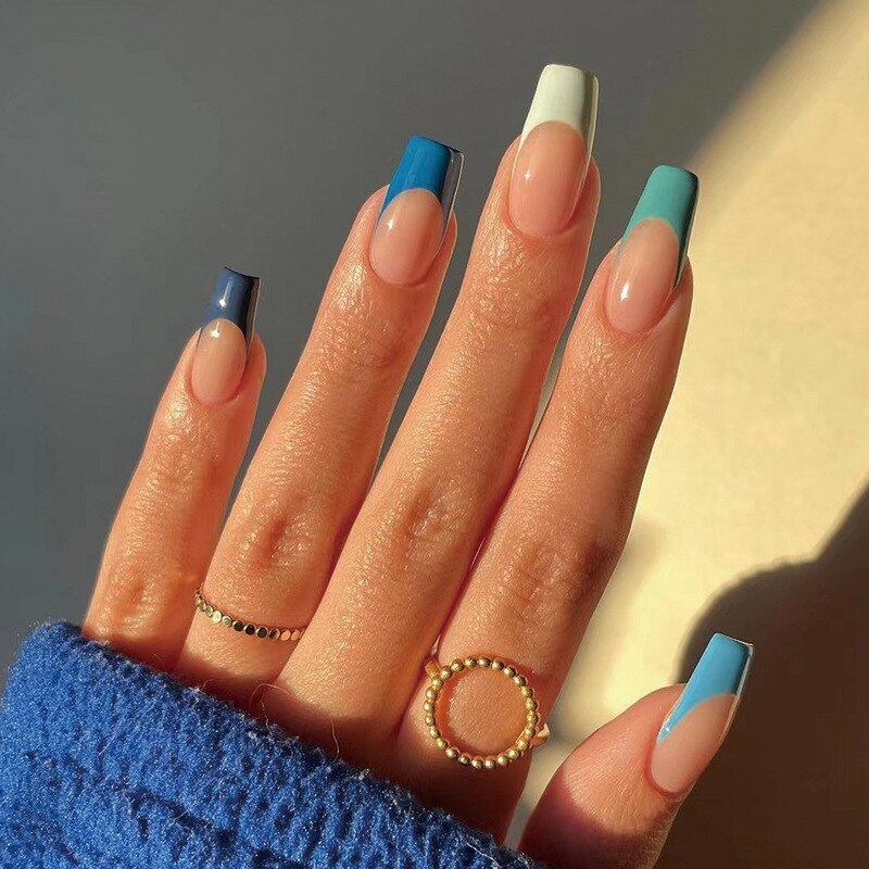 Blue Glitter Powder Waves Design Wearable Nail Art Glossy Fake Nails Short Ballet Finished False Nails Press on Nails with Glue