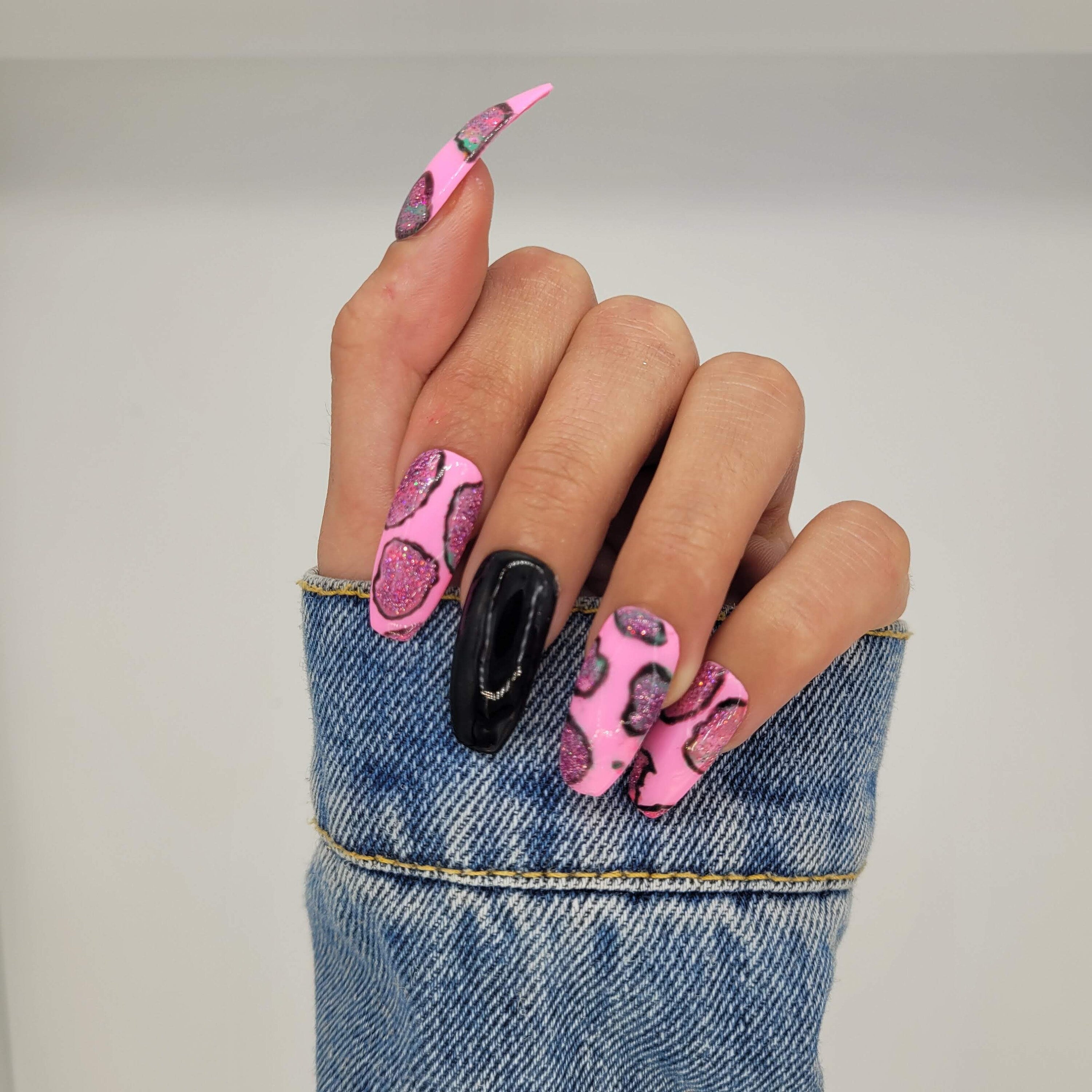 Pink and Black Nails | Luxury Nails | Pink Nails with Design | Fancy Nails | Bling Nails | Nail Art | Press On Nails | Fake Nails